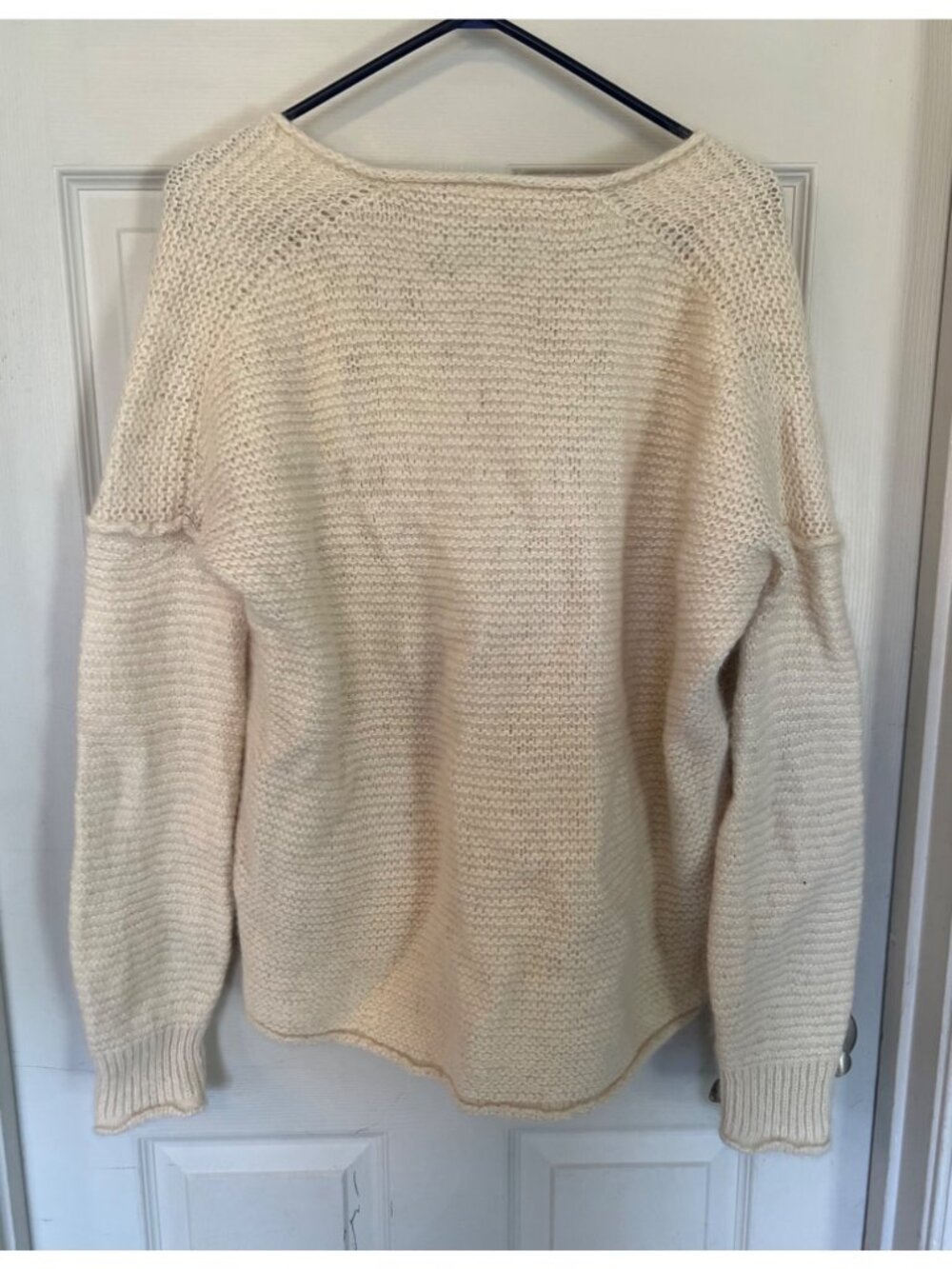 Free People Cream Knit V-Neck Long Sleeve Alpaca Blend Sweater Size Large - Picture 5 of 8